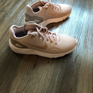 Pink Nike Tennis Shoes